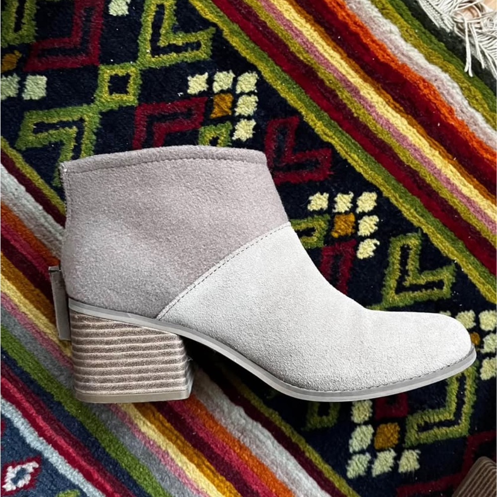 Toms Women's Two-Tone Ankle Boots - Gray and Cream